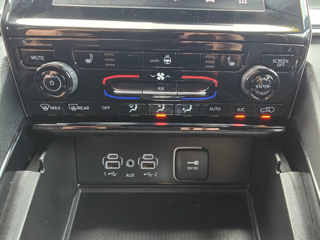 Used 2023 Jeep Grand Cherokee Altitude AWD/4WD image 23