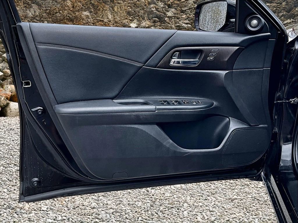 Used 2014 Honda Accord EX-L image 20