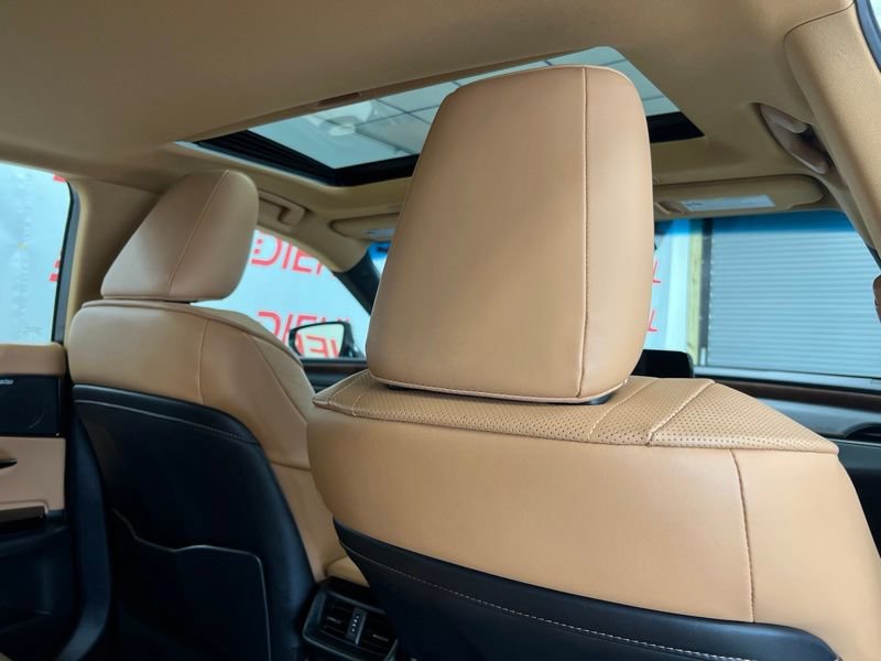 Used 2024 Lexus ES 300h w/ Accessory Package (Z1) FWD image 12