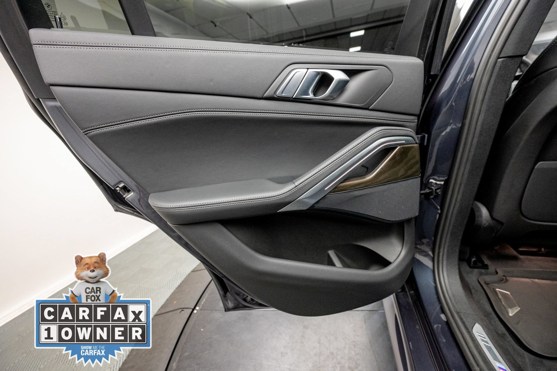 Used 2022 BMW X6 xDrive40i w/ M Sport Package AWD/4WD image 30