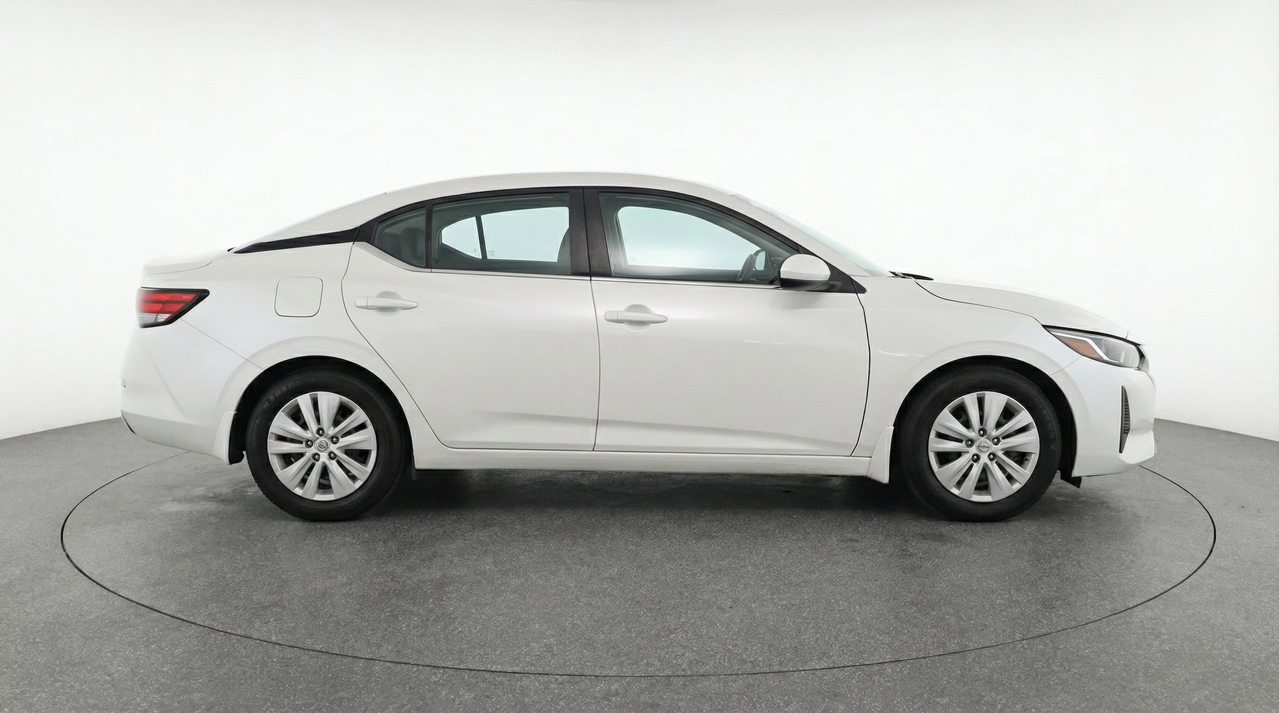 Used 2025 Nissan Sentra S FWD image 8