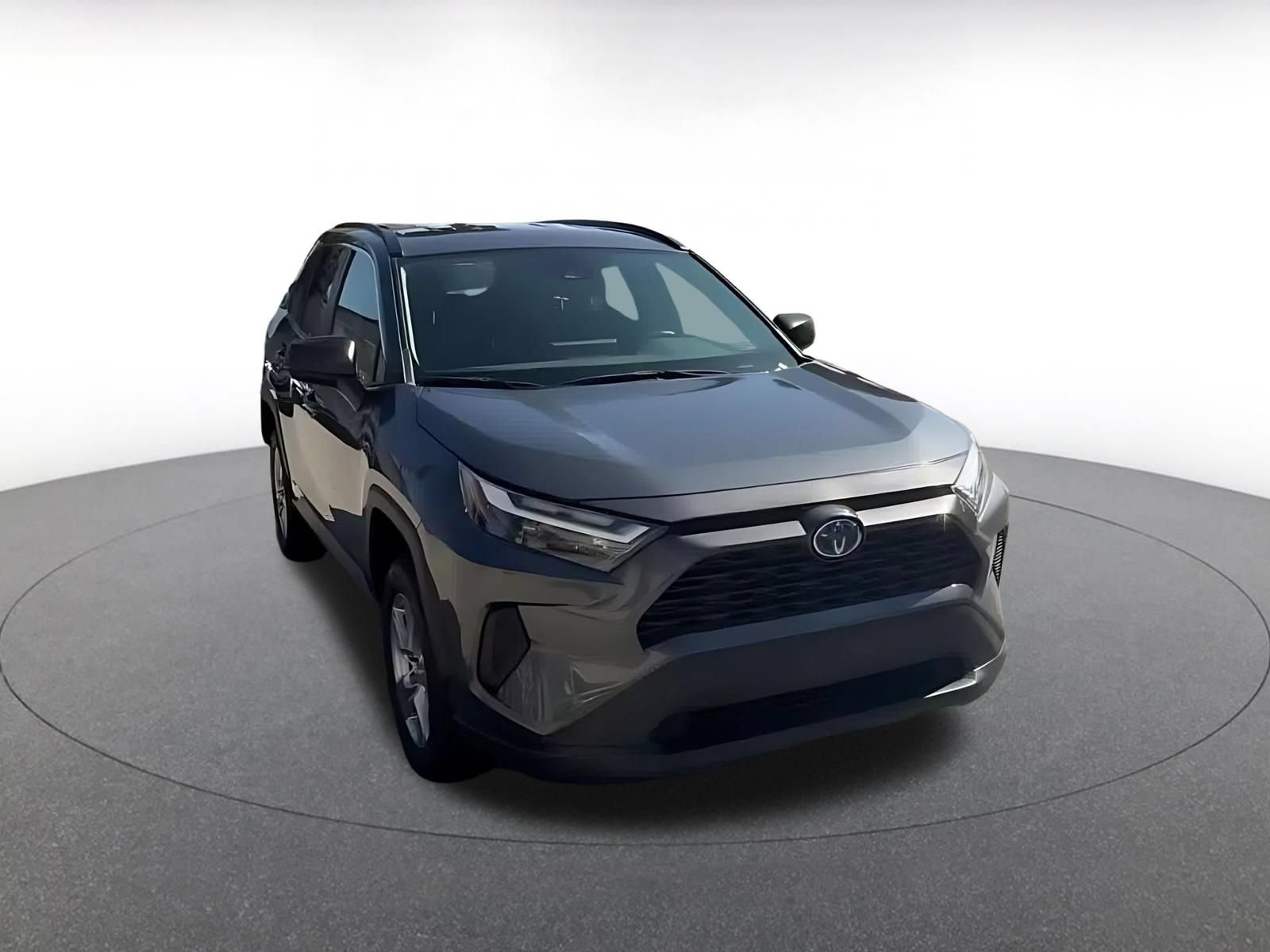 Used 2024 Toyota RAV4 LE AWD/4WD image 3