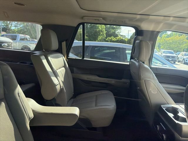 Used 2020 Ford Expedition Max XLT w/ Equipment Group 202A RWD image 10
