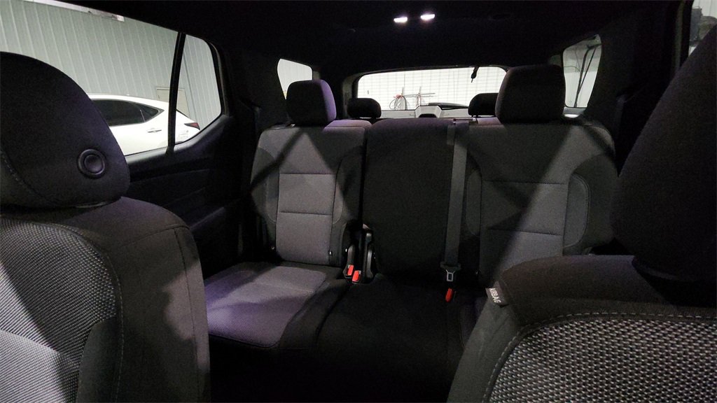 Used 2023 Chevrolet Traverse LT image 12