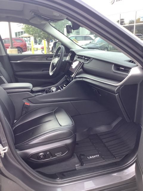Certified 2023 Jeep Grand Cherokee L Limited AWD/4WD image 24