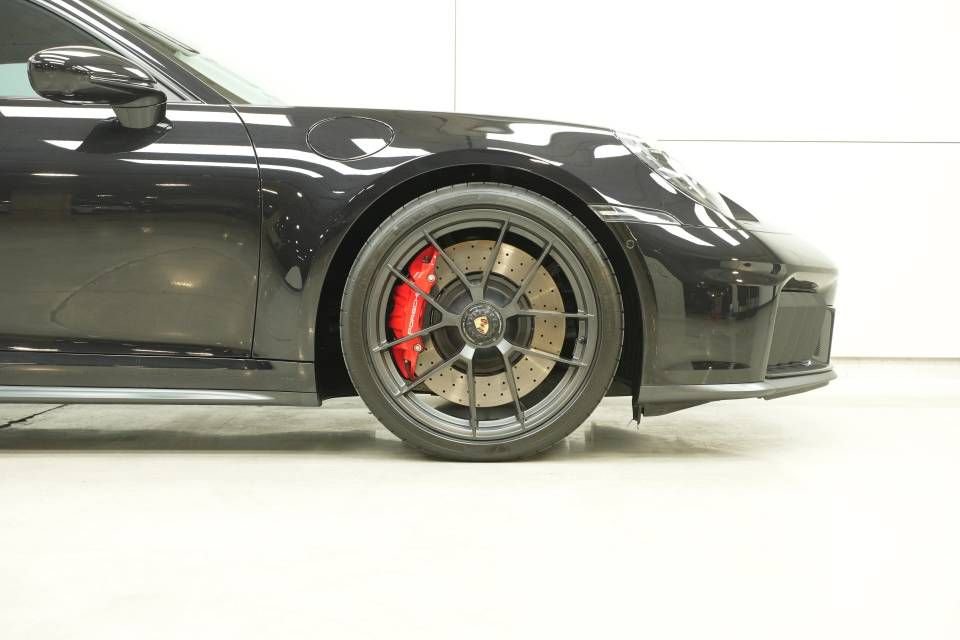 Certified 2025 Porsche 911 Carrera 4 GTS AWD/4WD image 42