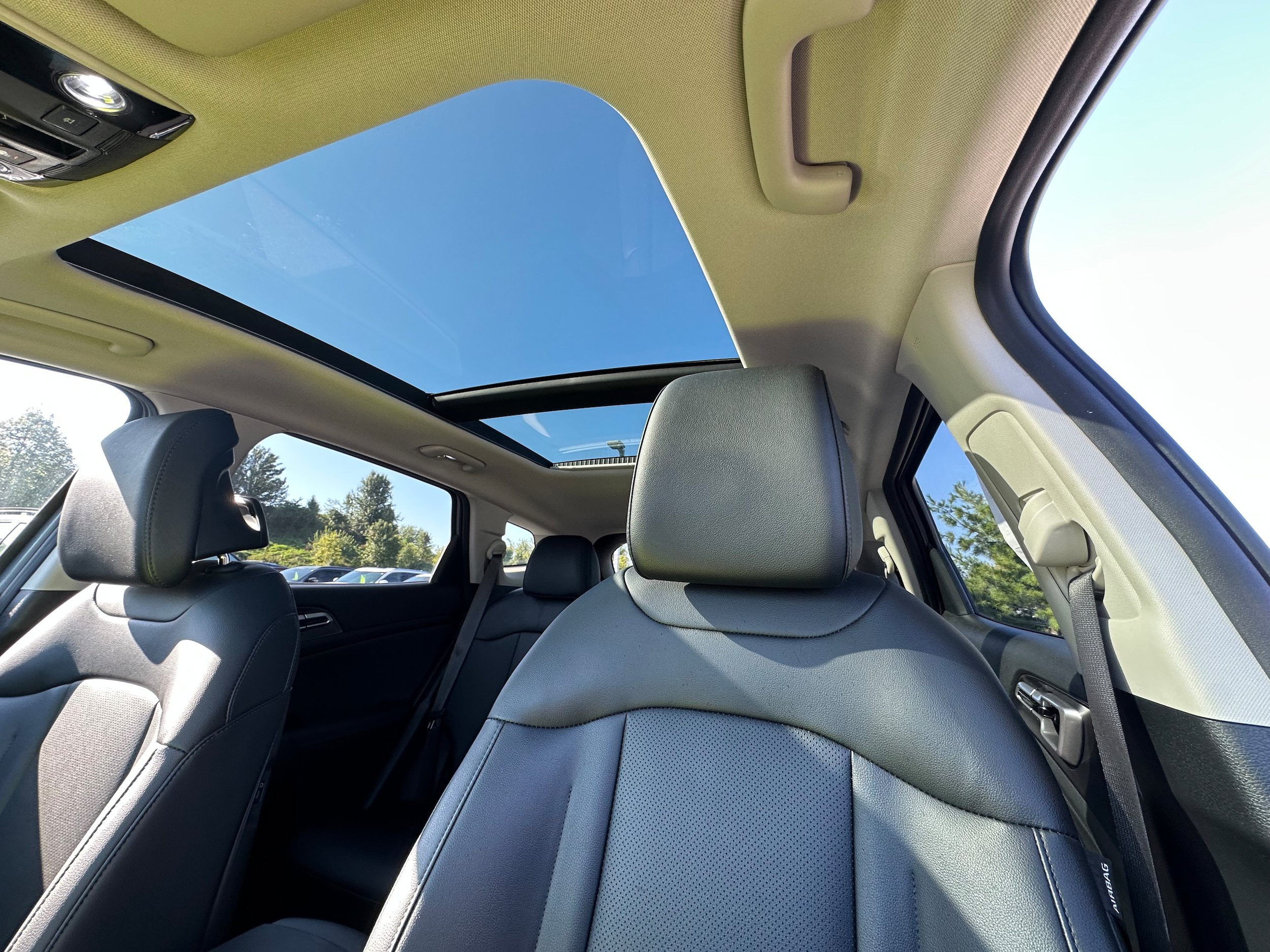 Used 2025 Kia Sportage EX w/ Premium Package AWD/4WD image 32