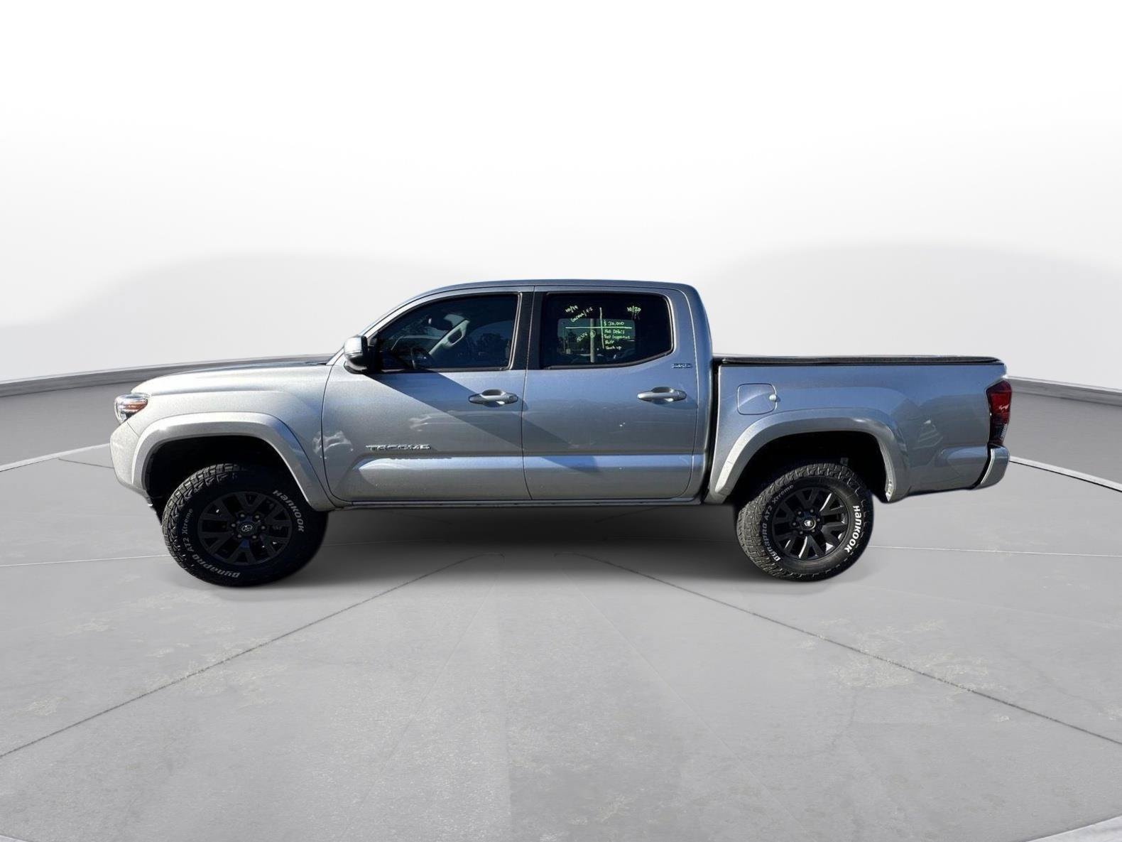 Certified 2022 Toyota Tacoma SR5 w/ Technology Package AWD/4WD image 9