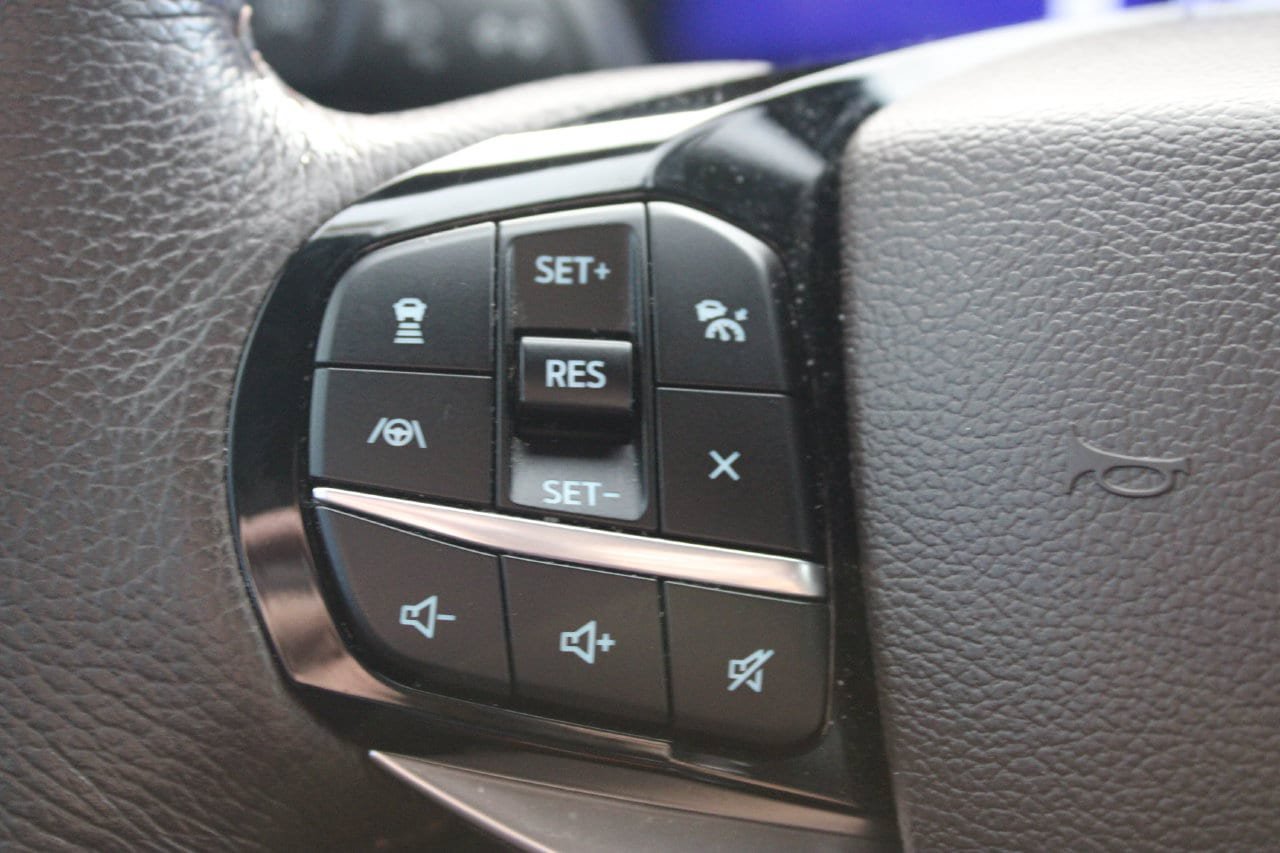 Used 2023 Ford Explorer King Ranch w/ Premium Technology Package AWD/4WD image 13