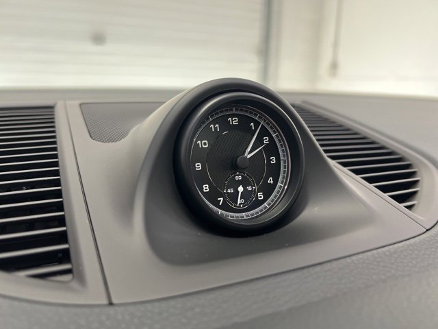 Used 2025 Porsche Macan T image 28