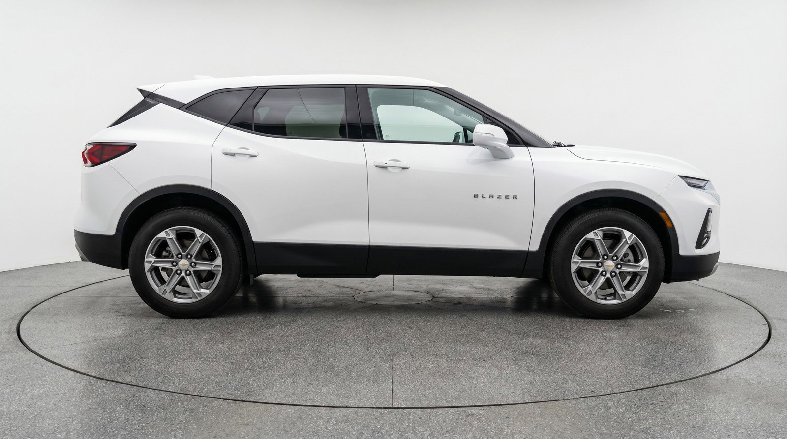 Used 2025 Chevrolet Blazer LT FWD image 11