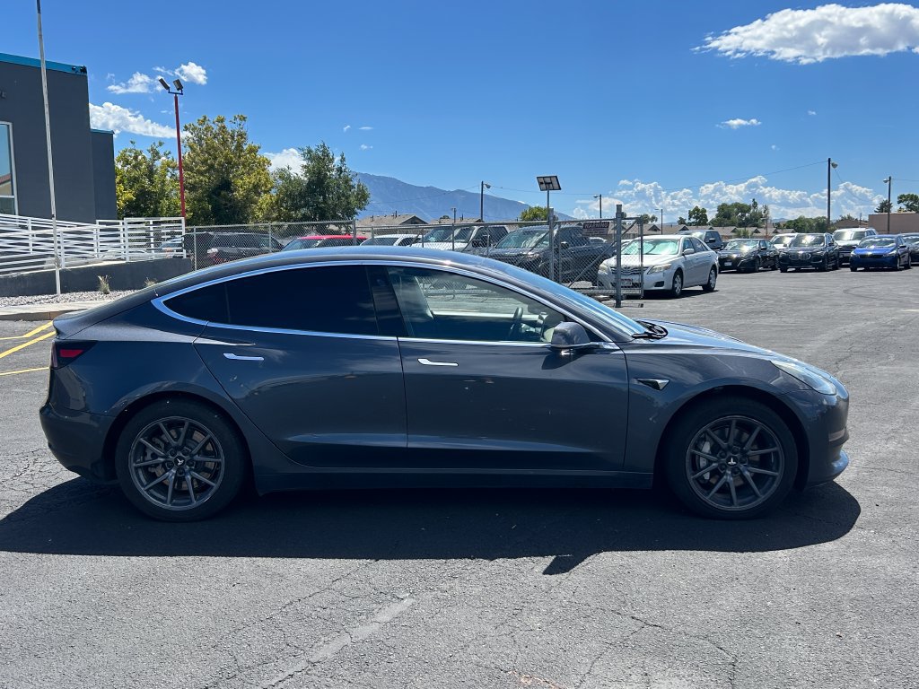 Used 2019 Tesla Model 3 Performance AWD/4WD image 2