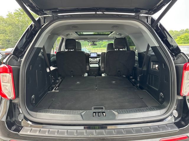 Used 2023 Ford Explorer XLT w/ Equipment Group 202A image 13