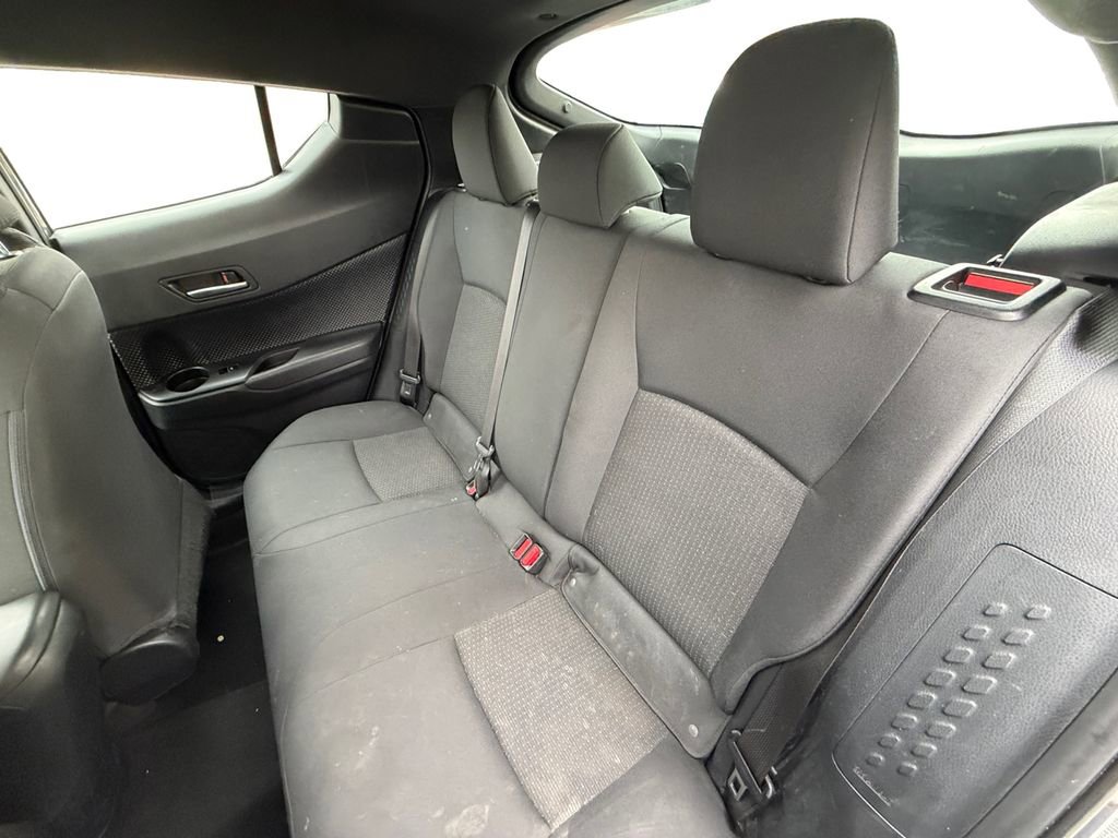 Used 2019 Toyota C-HR XLE image 16