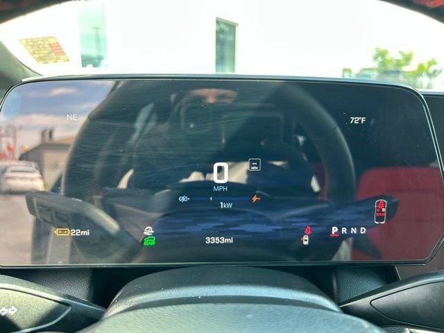 Used 2025 Chevrolet Equinox EV RS FWD image 15