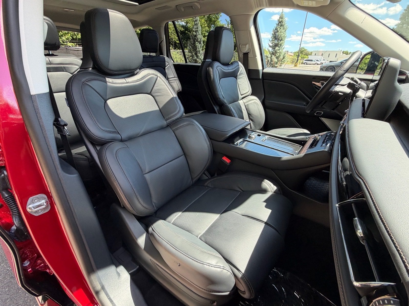New 2026 Lincoln Aviator Reserve AWD/4WD image 12