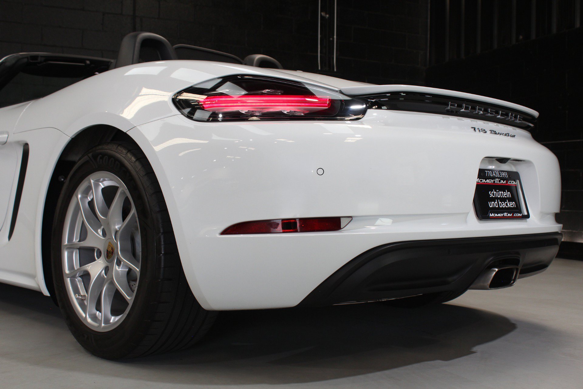 Used 2021 Porsche 718 Boxster w/ Premium Package RWD image 25