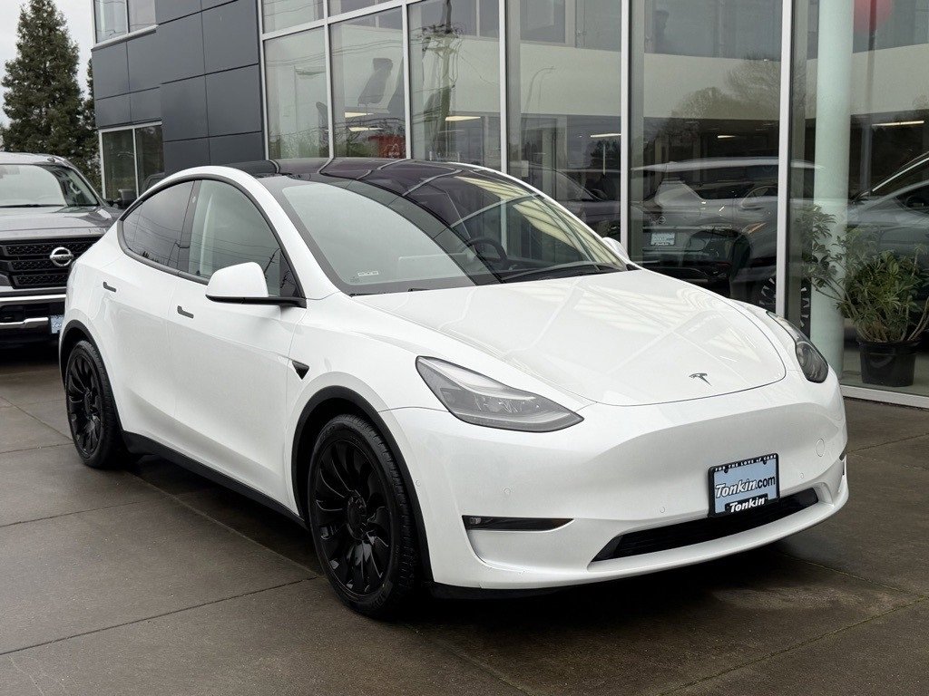 Used 2022 Tesla Model Y Performance image 2