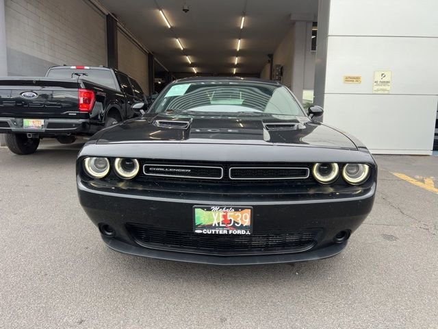 Used 2019 Dodge Challenger SXT AWD/4WD image 2