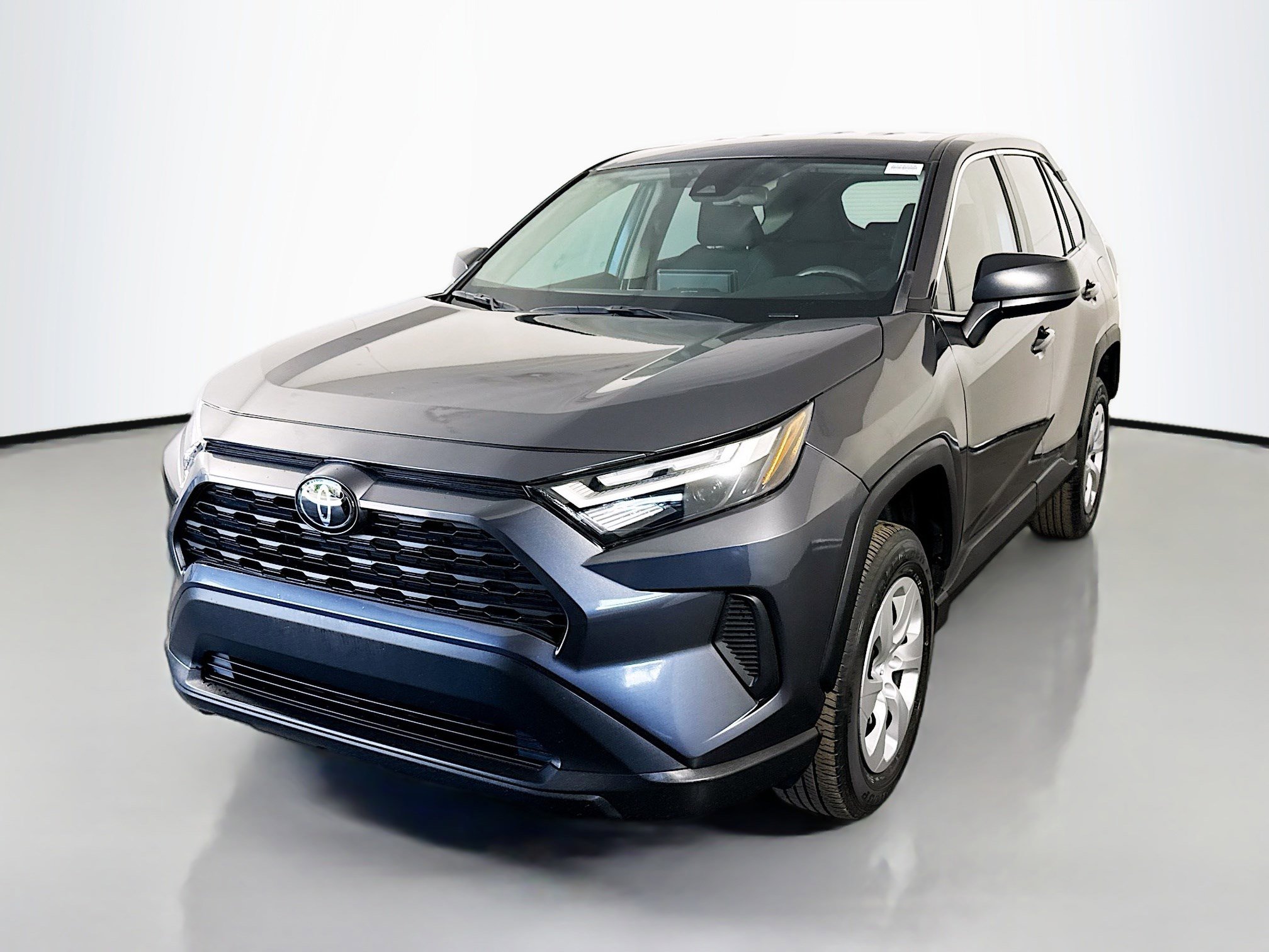 Used 2024 Toyota RAV4 LE image 4