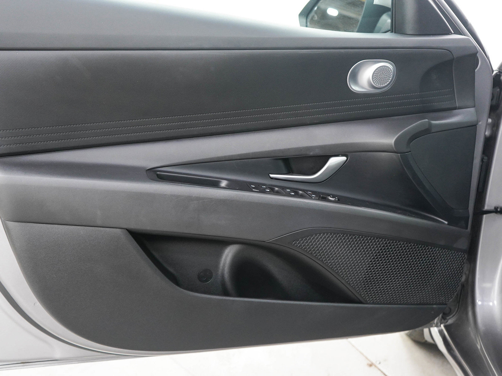 Used 2024 Hyundai Elantra SEL FWD image 17