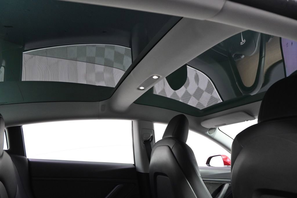 Used 2019 Tesla Model 3 Standard Range Plus image 17