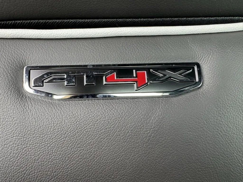 New 2026 GMC Sierra 1500 AT4X w/ LPO, Black Badging Package image 17