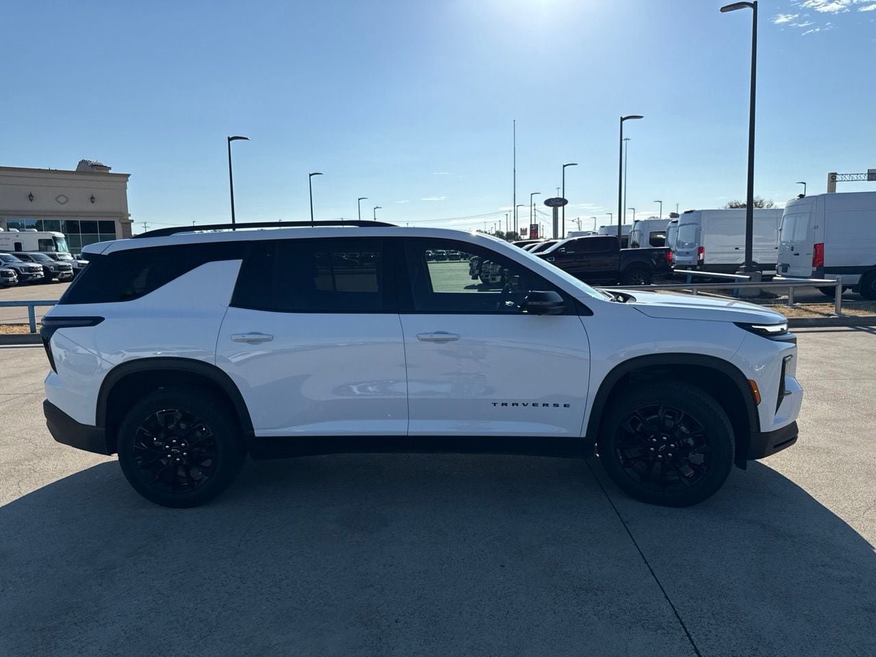 Used 2025 Chevrolet Traverse LT w/ Midnight/Sport Edition FWD image 17