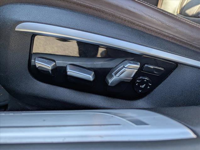Used 2017 BMW 750i image 10
