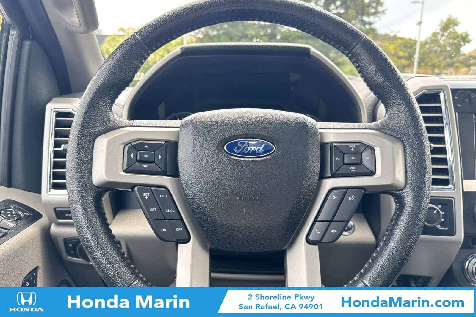 Used 2015 Ford F150 Lariat w/ Equipment Group 502A Luxury AWD/4WD image 28