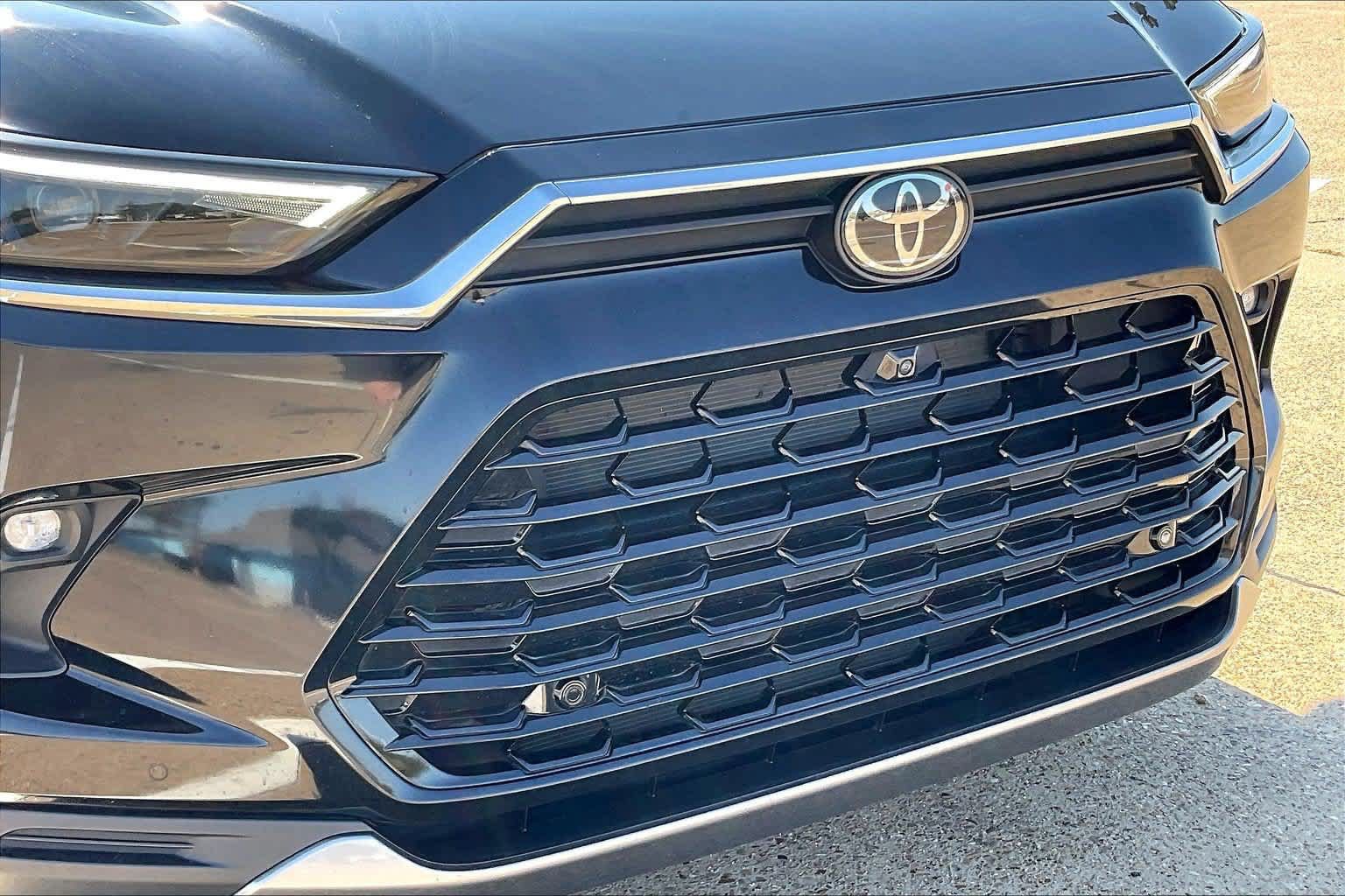 Used 2025 Toyota Grand Highlander FWD image 33