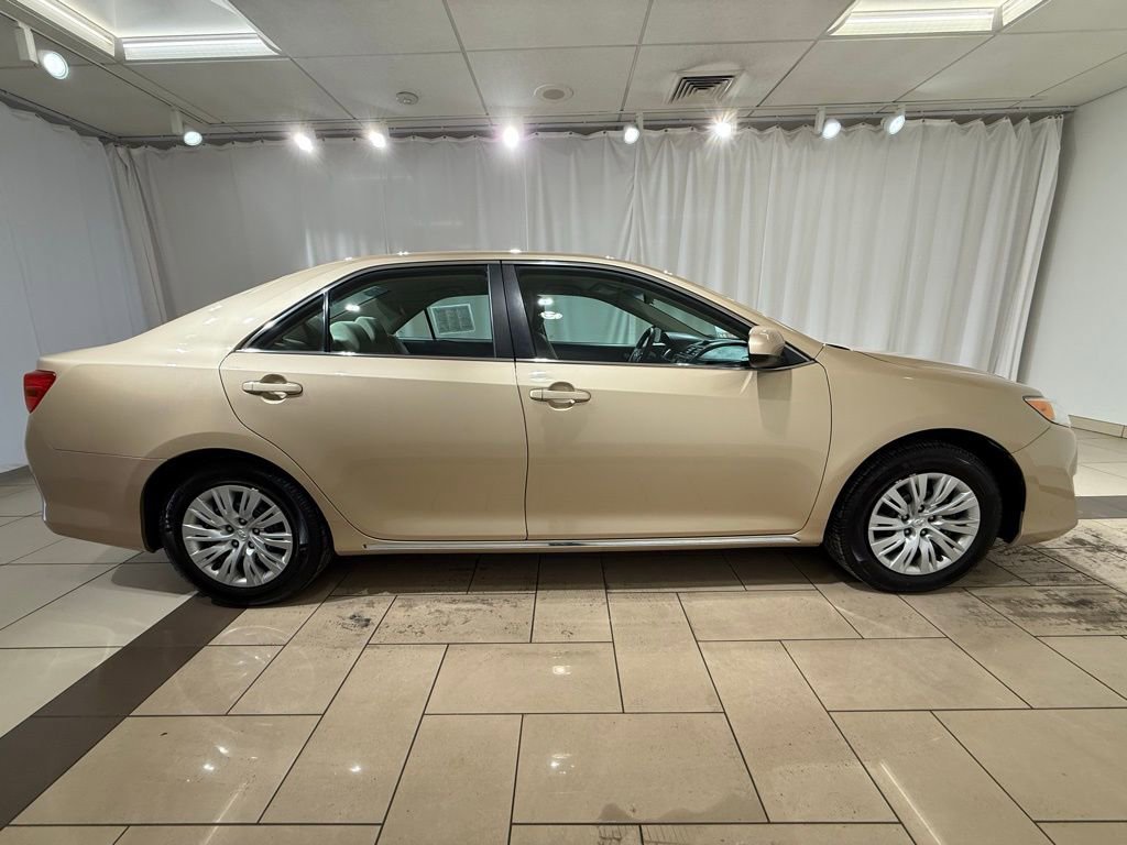 Used 2012 Toyota Camry LE image 6