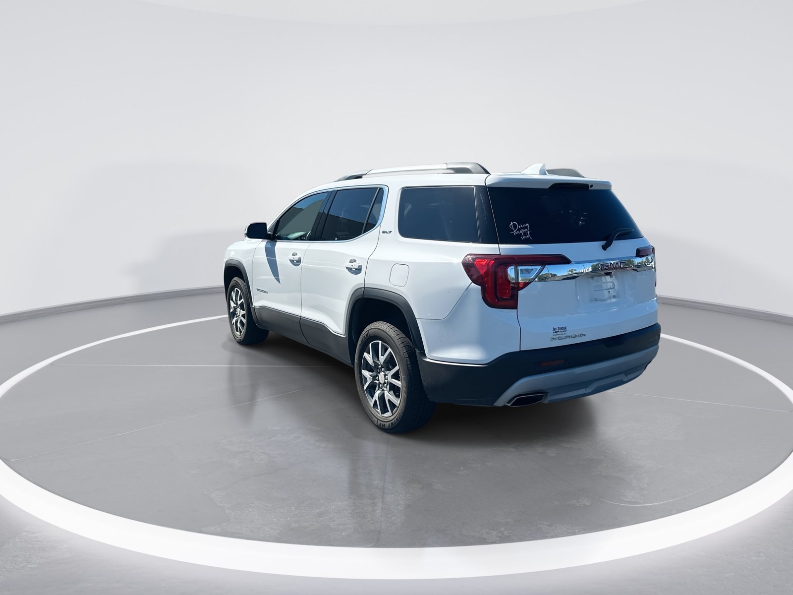 Used 2023 GMC Acadia SLT FWD image 7