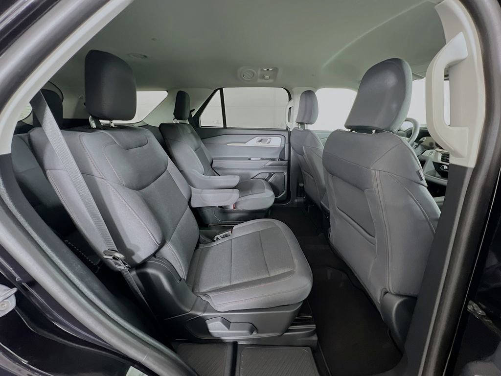 Used 2025 Ford Explorer Active image 32