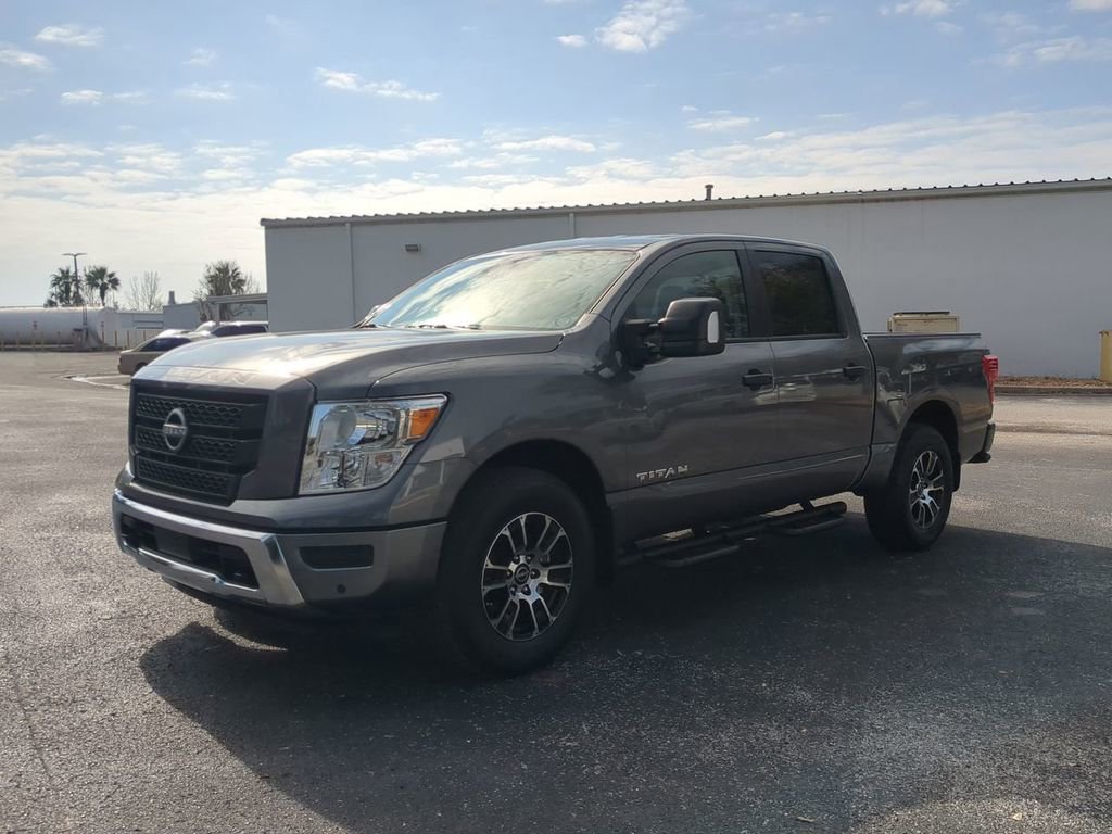 Used 2024 Nissan Titan SV w/ SV Convenience Package image 9