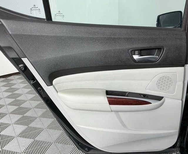 Used 2015 Acura TLX w/ Technology Package FWD image 20