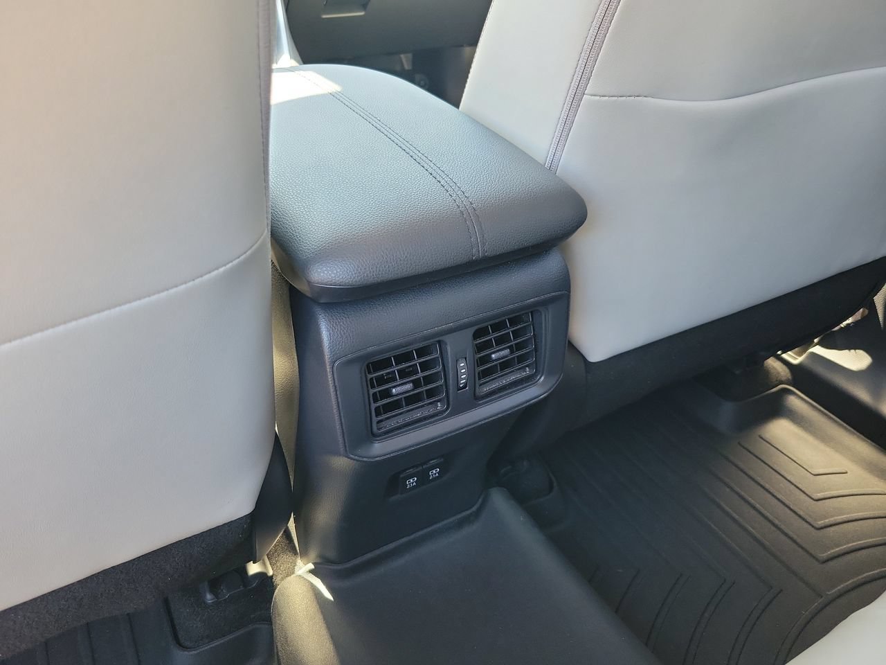 Used 2019 Toyota RAV4 XLE Premium w/ Cold Weather Package FWD image 13