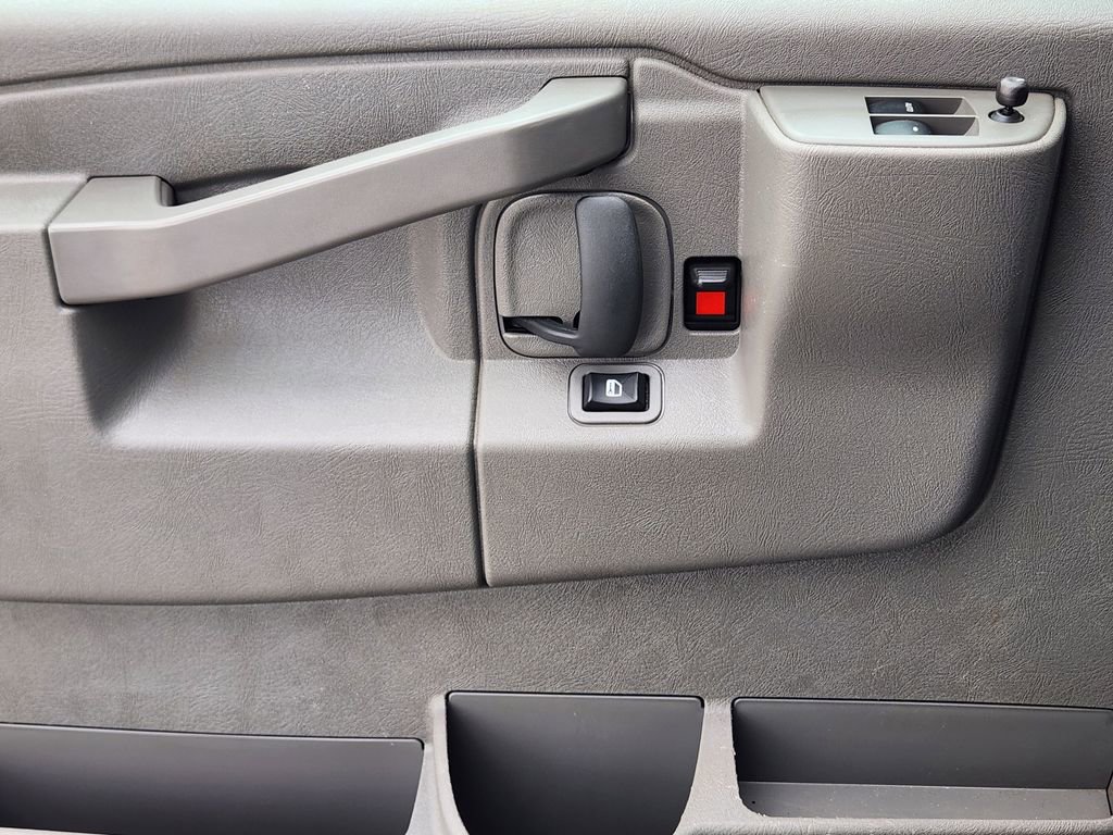 Certified 2025 Chevrolet Express 3500 LS RWD image 22