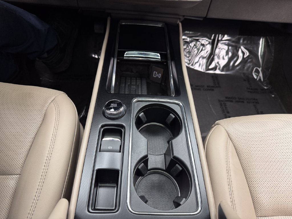 Used 2023 Lincoln Corsair AWD w/ Equipment Group 101A image 18