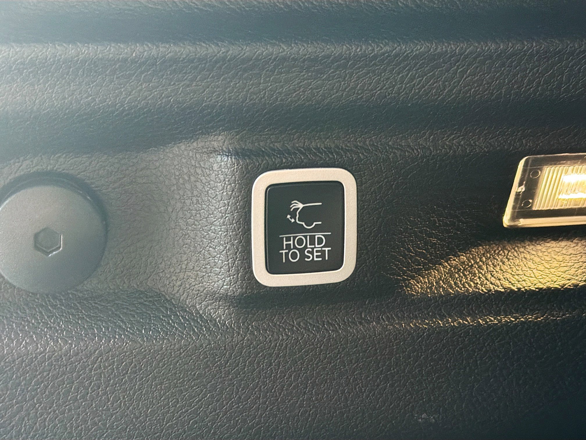 Used 2024 Jeep Grand Cherokee L Limited image 32