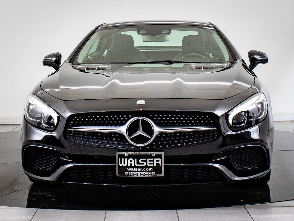 Used 2017 Mercedes-Benz SL 550 image 2