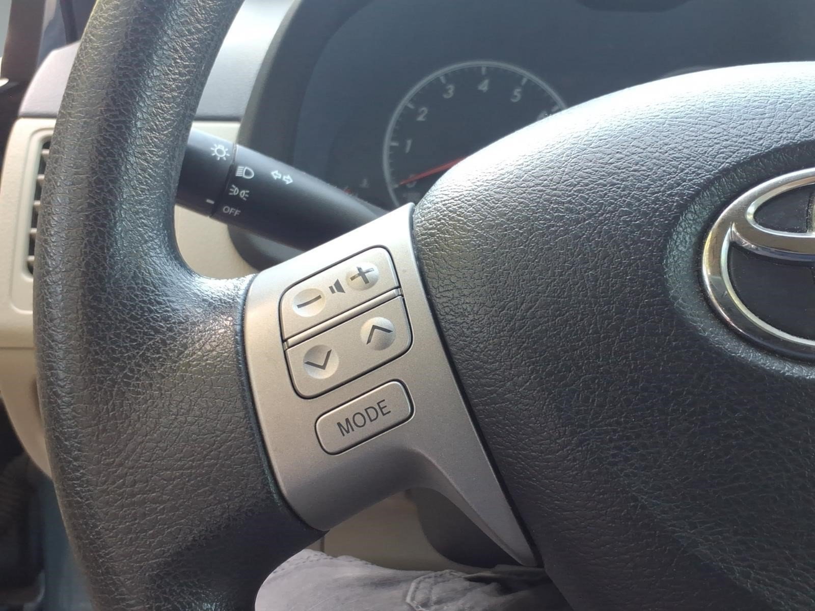 Used 2013 Toyota Corolla LE FWD image 14