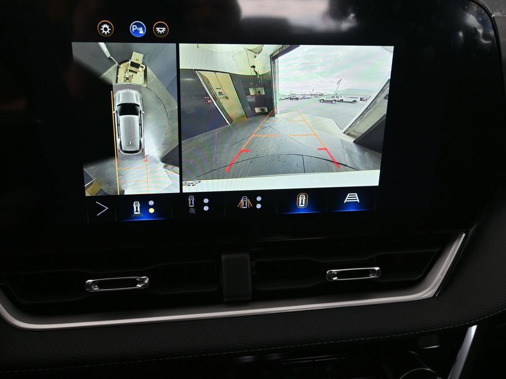 New 2025 Chevrolet Equinox LT w/ Safety and Technology Package image 29