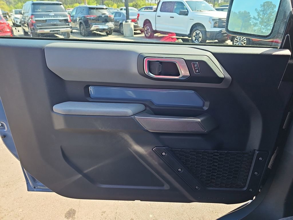 Used 2023 Ford Bronco Black Diamond w/ Sasquatch Package image 32