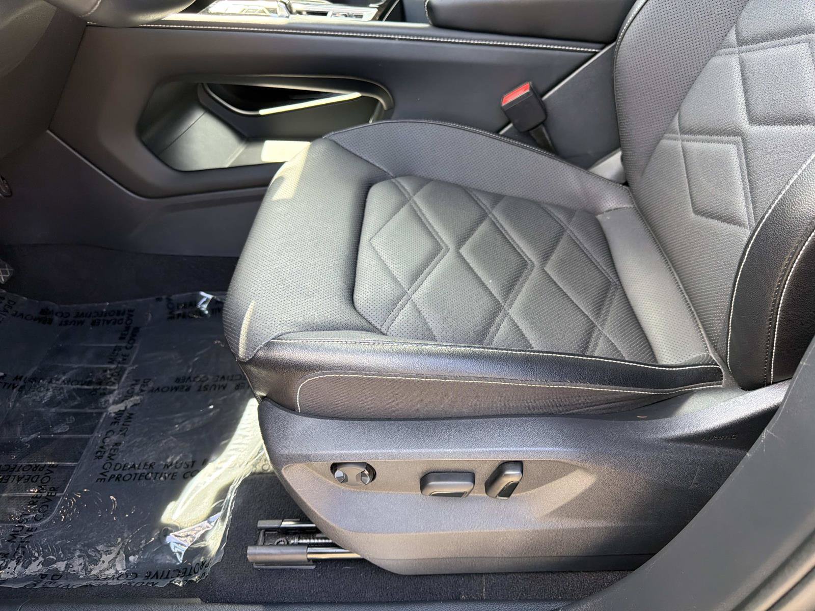 Used 2024 Volkswagen Atlas SE FWD image 17
