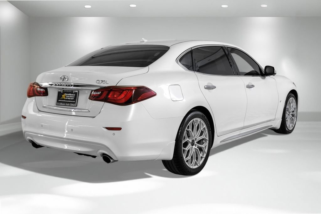 Used 2017 INFINITI Q70 L 3.7 image 7