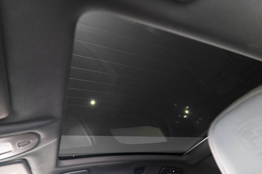 New 2025 Porsche Cayenne Coupe image 22