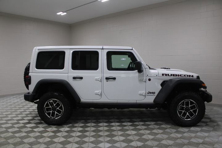 Used 2025 Jeep Wrangler Unlimited Rubicon image 12
