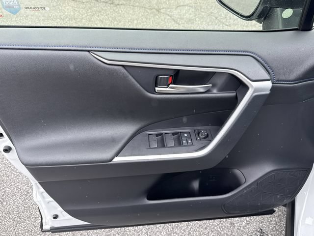 Used 2025 Toyota RAV4 XSE AWD/4WD image 10