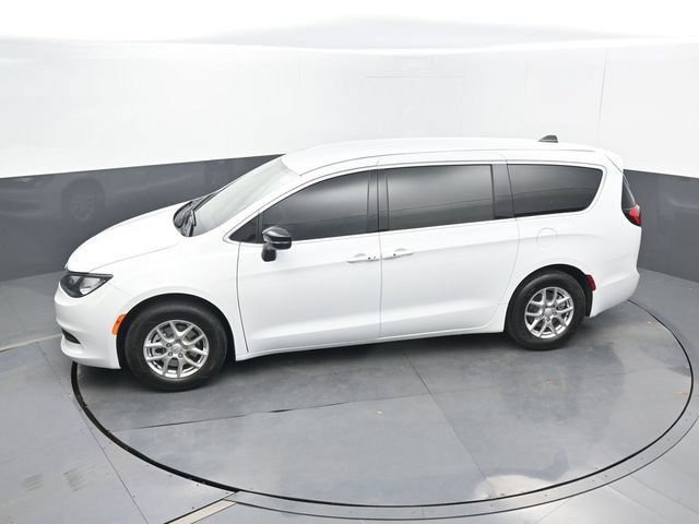 New 2025 Chrysler Voyager LX FWD image 46